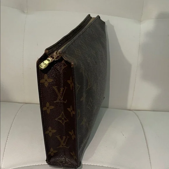 Authentic Louis Vuitton Monogram Cosmetic Accessories Pouch - Picture 4 of 13